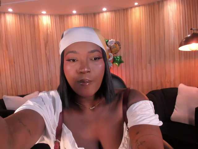 SavannahStorm live cam on BongaCams