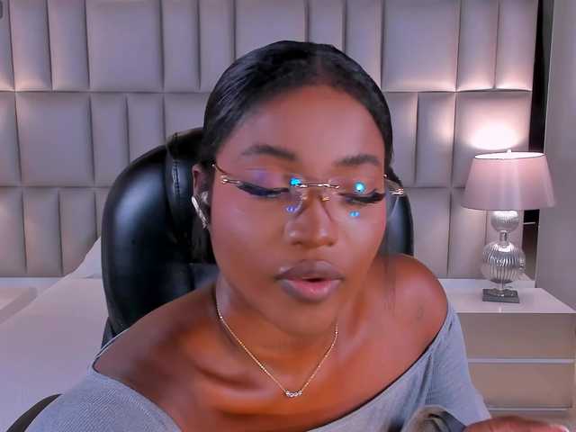 SavannahStorm live webcam show