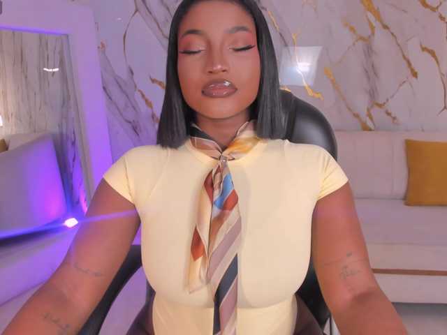 SavannahStorm live cam on BongaCams