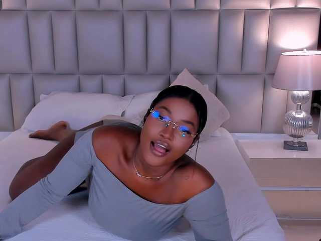 SavannahStorm live cam on BongaCams