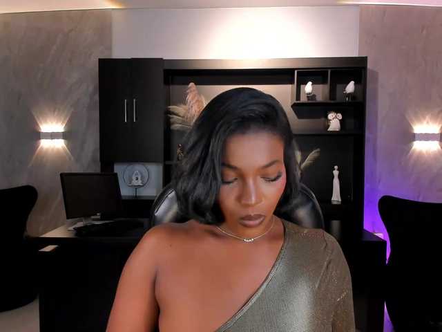 SavannahStorm live cam on BongaCams