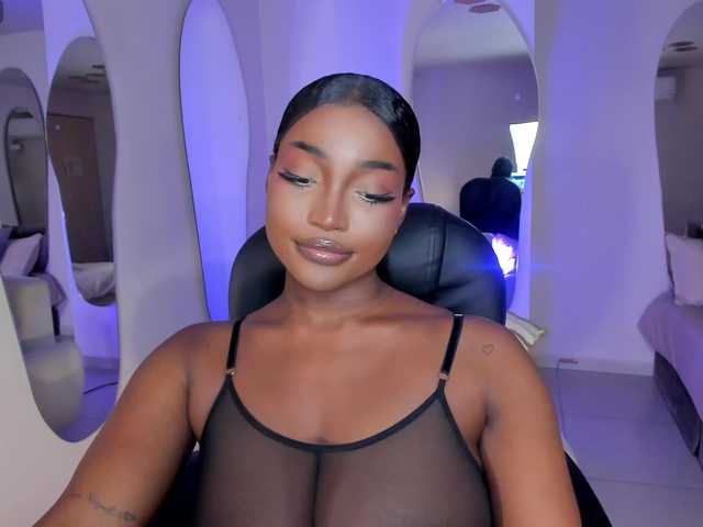 SavannahStorm live cam on BongaCams