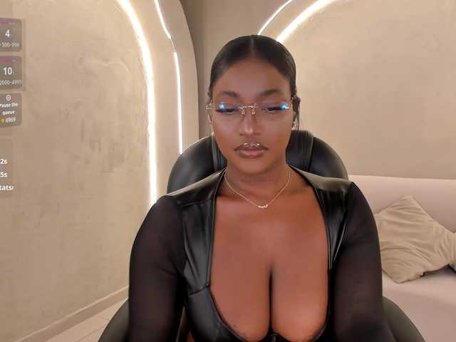 SavannahStorm live cam on BongaCams