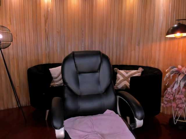 SavannahStorm live cam on BongaCams