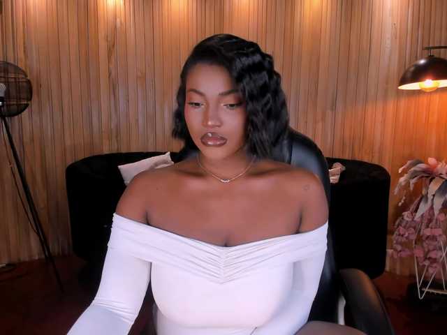 SavannahStorm live cam on BongaCams