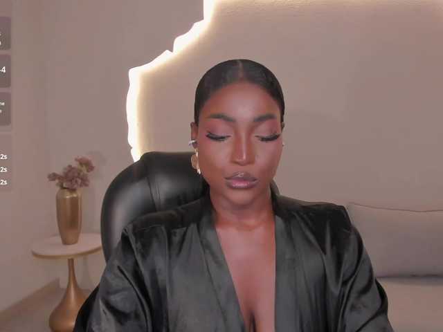 SavannahStorm live cam on BongaCams