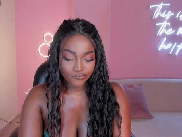 SavannahStorm live cam on BongaCams