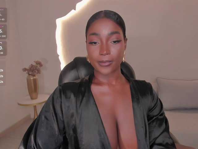 SavannahStorm live cam on BongaCams