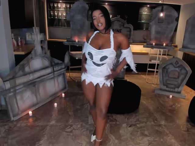 SavannahStorm live cam on BongaCams
