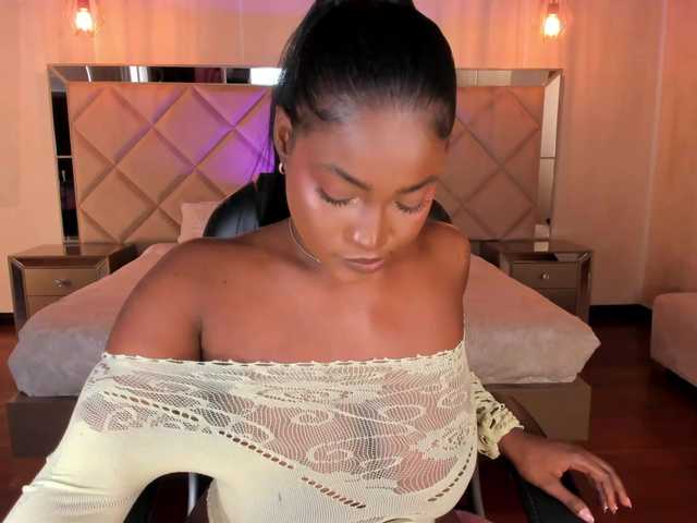 SavannahStorm live cam on BongaCams