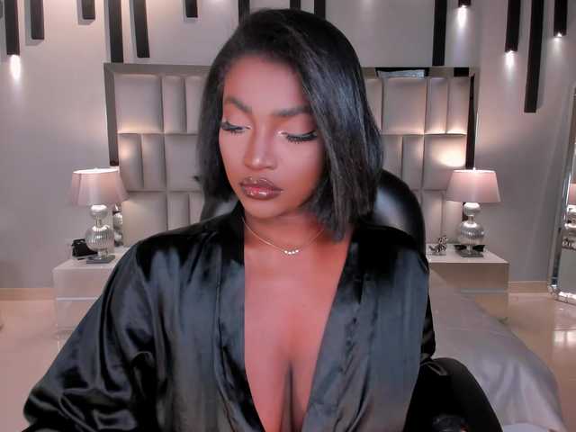 SavannahStorm live webcam show
