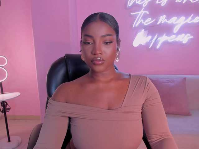 SavannahStorm's BongaCams show and profile