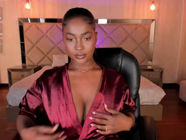 SavannahStorm live cam on BongaCams