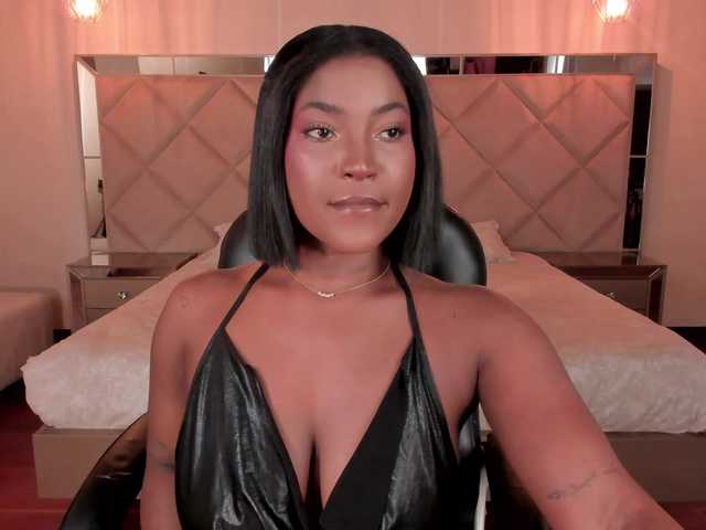 SavannahStorm live cam on BongaCams