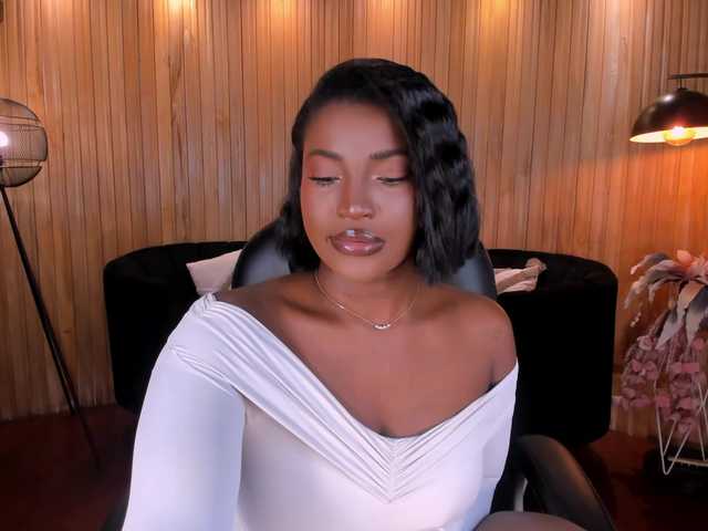SavannahStorm live cam on BongaCams