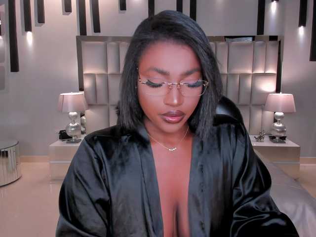 SavannahStorm live webcam show