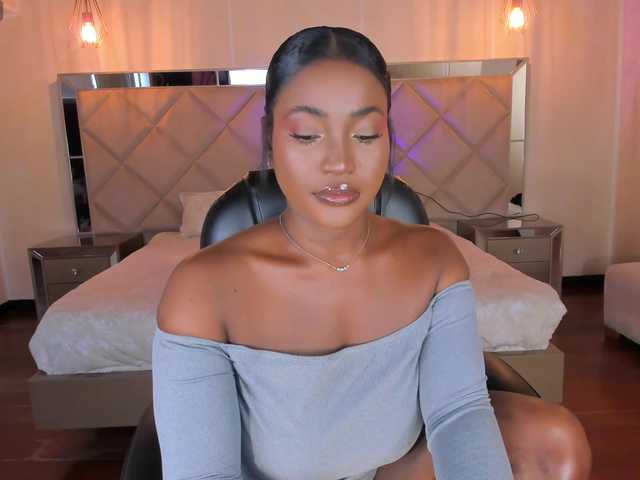 SavannahStorm live cam on BongaCams