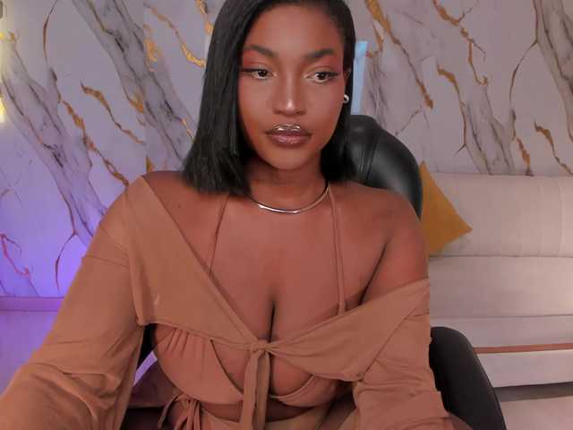 SavannahStorm live cam on BongaCams