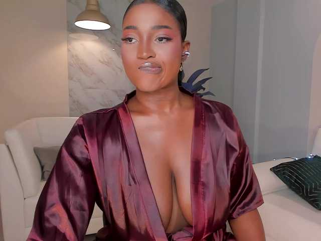 SavannahStorm live cam on BongaCams
