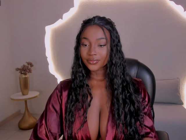 SavannahStorm live cam on BongaCams