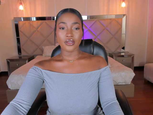 SavannahStorm live cam on BongaCams