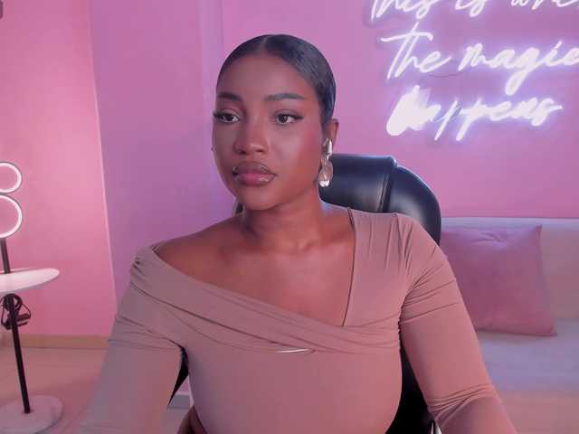 SavannahStorm's BongaCams show and profile