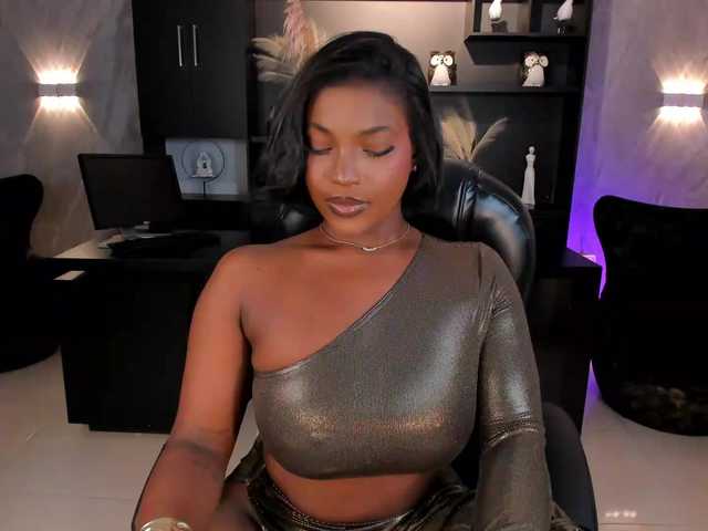 SavannahStorm live cam on BongaCams