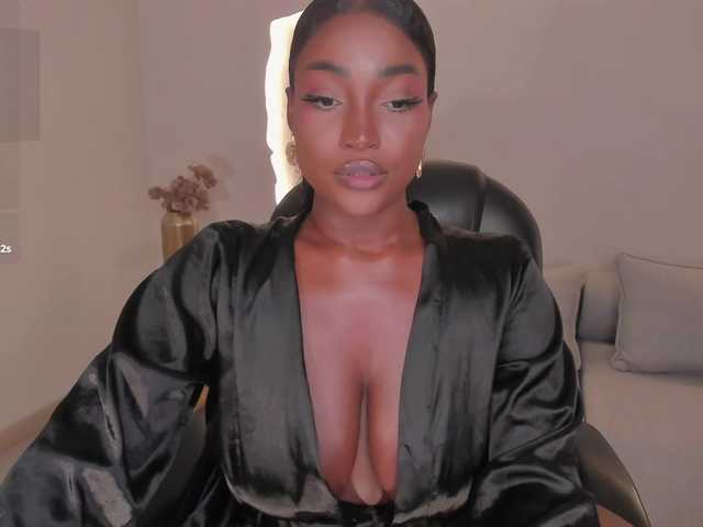 SavannahStorm live cam on BongaCams