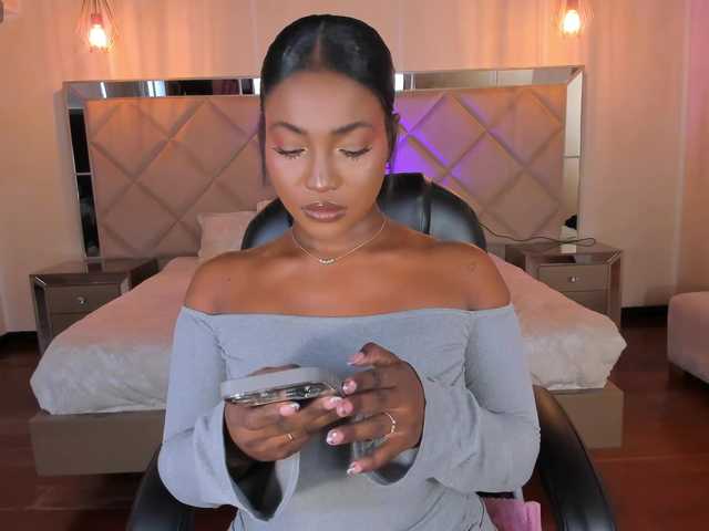 SavannahStorm live cam on BongaCams