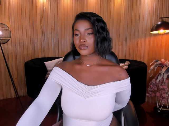 SavannahStorm live cam on BongaCams