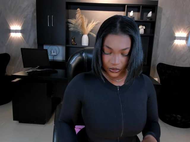 SavannahStorm live cam on BongaCams
