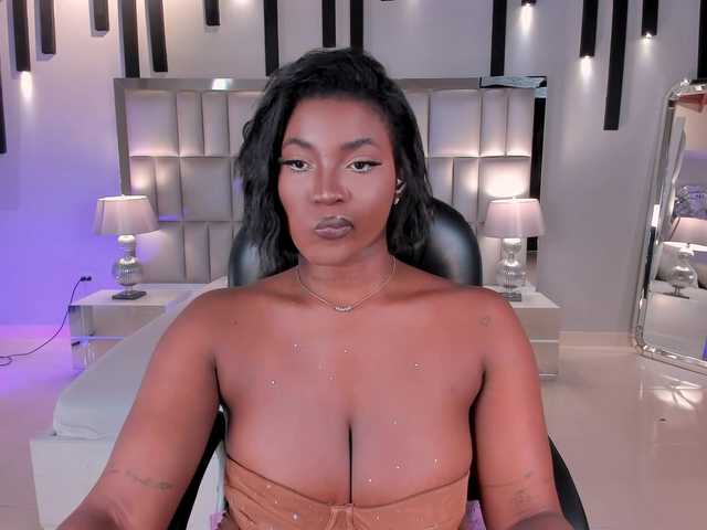 SavannahStorm live webcam show