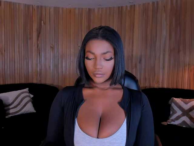 SavannahStorm live cam on BongaCams