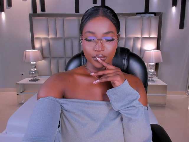 SavannahStorm live cam on BongaCams