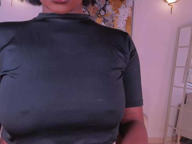 SavannahStorm live cam on BongaCams