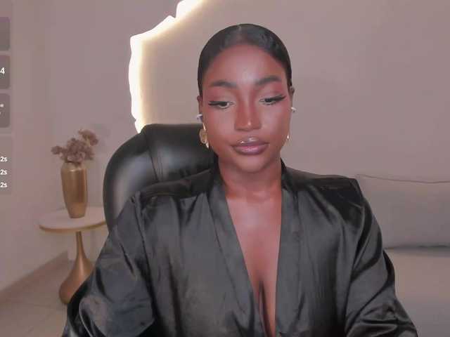 SavannahStorm live cam on BongaCams