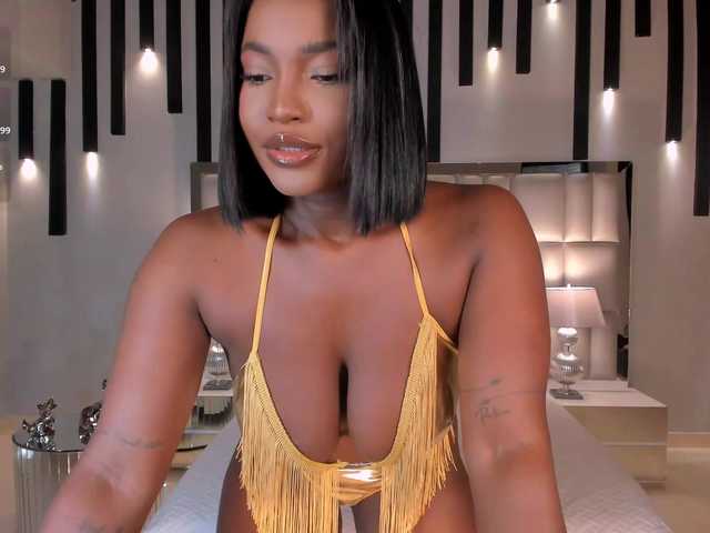 SavannahStorm live cam preview