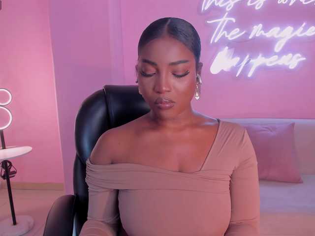 SavannahStorm's BongaCams show and profile