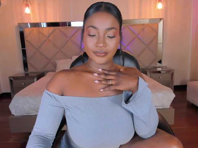 SavannahStorm live cam on BongaCams