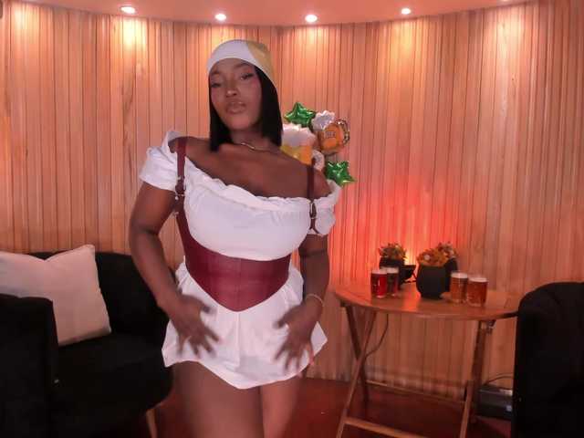 SavannahStorm live cam on BongaCams