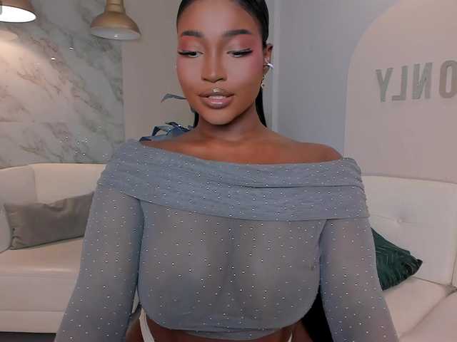 SavannahStorm live cam on BongaCams