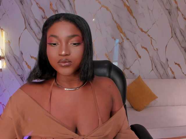 SavannahStorm live cam on BongaCams