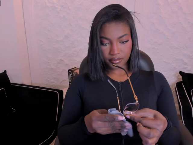 SavannahStorm live cam on BongaCams
