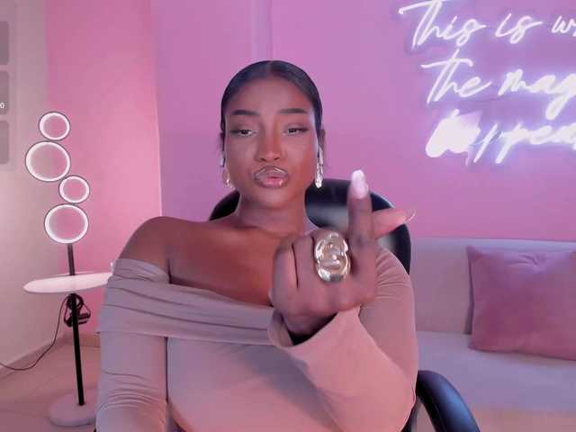 SavannahStorm's BongaCams show and profile