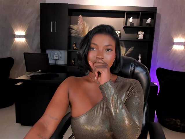 SavannahStorm live cam on BongaCams