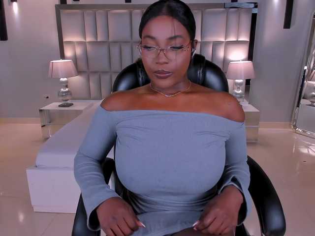 SavannahStorm live cam on BongaCams