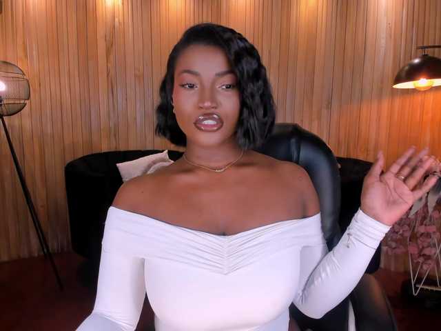 SavannahStorm live cam on BongaCams