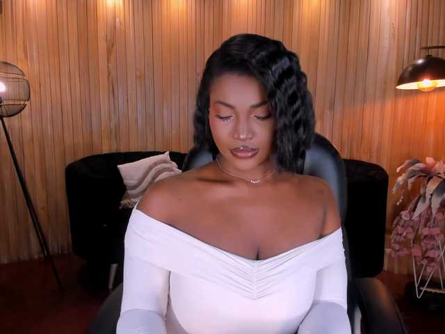 SavannahStorm live cam on BongaCams