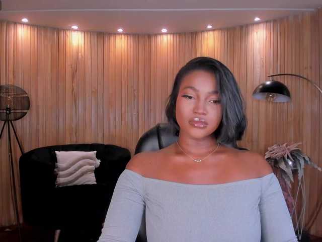 SavannahStorm live cam on BongaCams