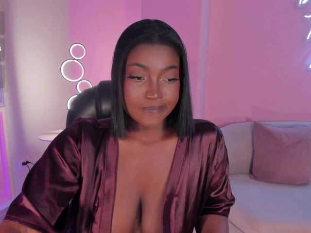 SavannahStorm live cam on BongaCams